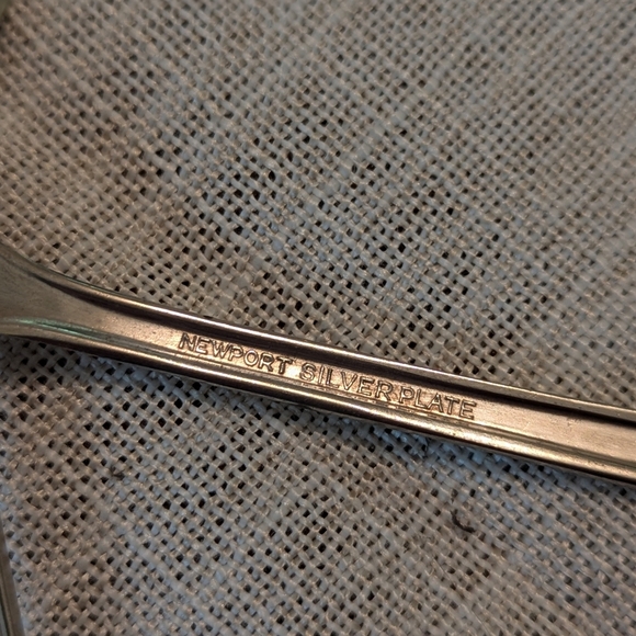Vintage 1946 (8) Silver plated Cocktail Forks - "Newport" Pattern - Picture 3 of 7